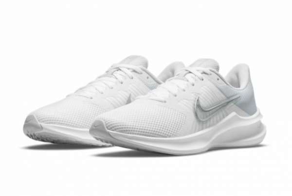 Nike Downshifter 11 Shoe Damen weiß/metallic